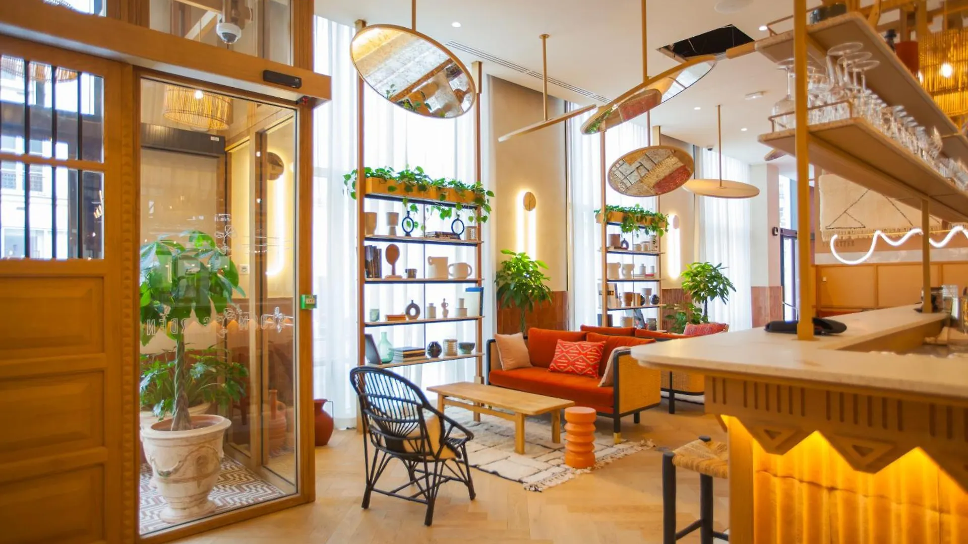 Bloom House & 4* Paris