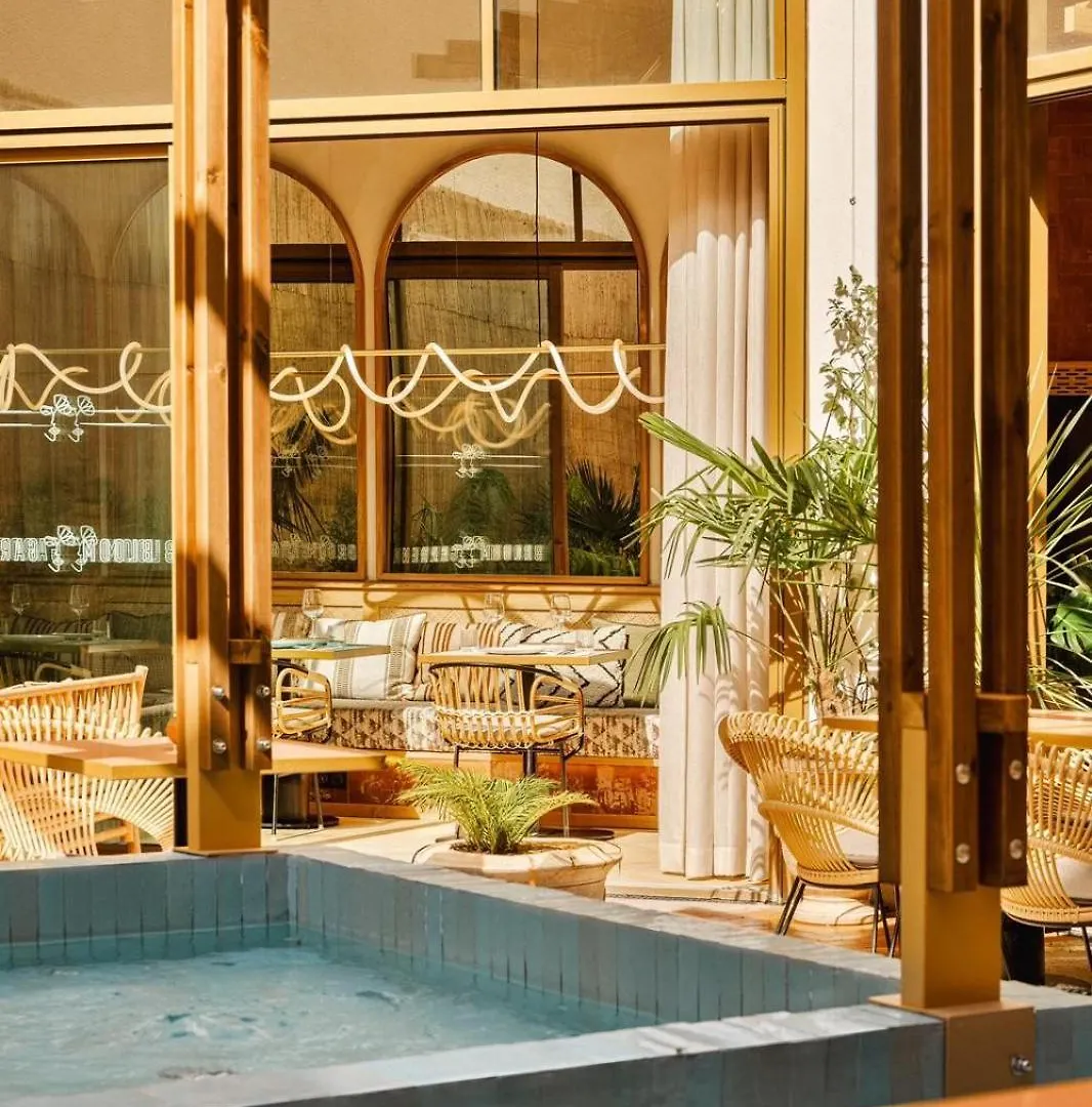 Bloom House & 4* Paris