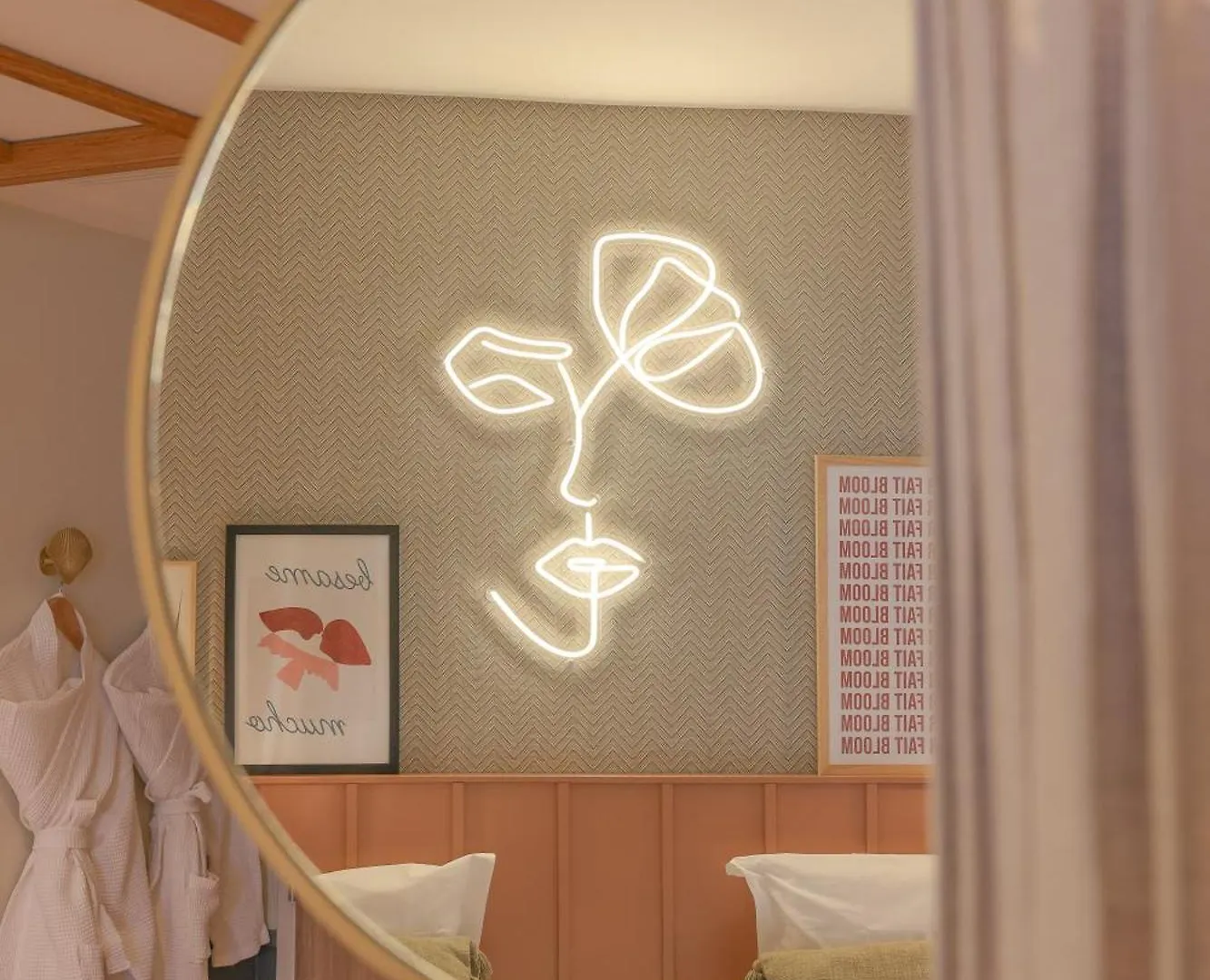 Bloom House & 4* Paris