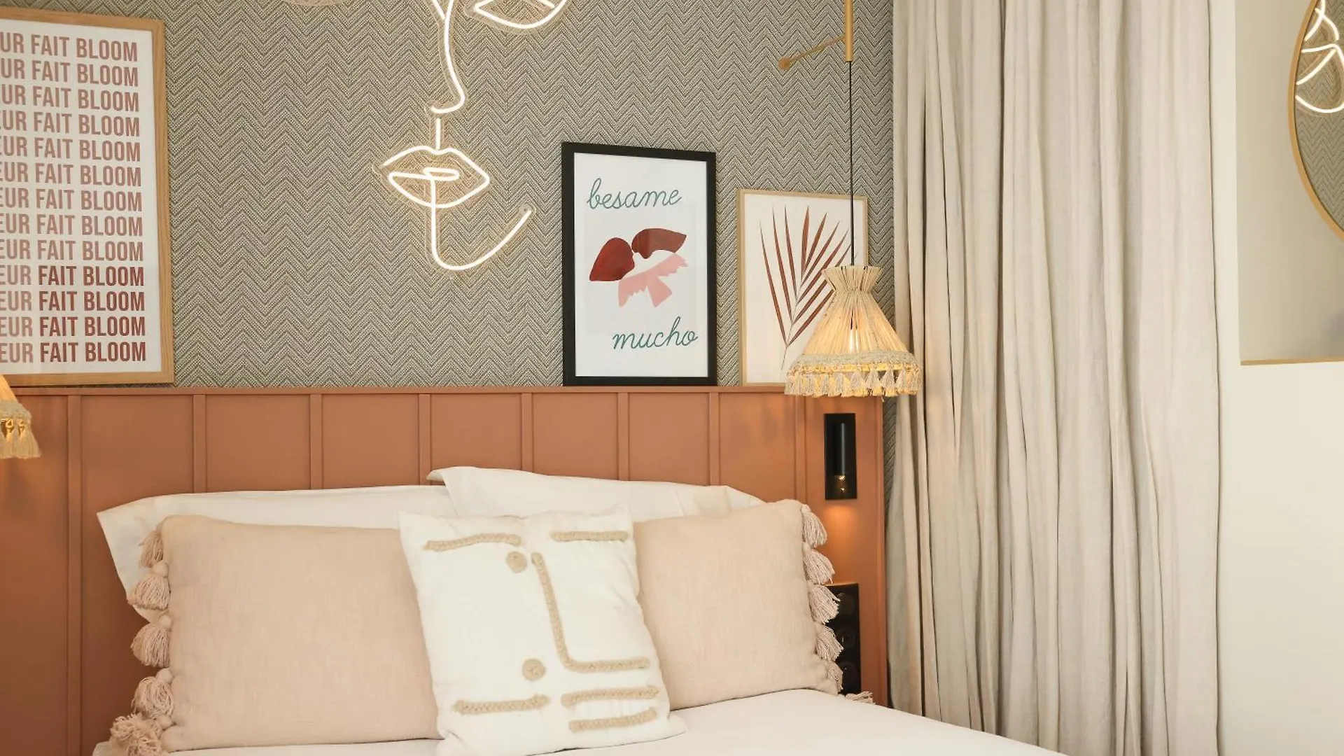Bloom House & Hotel 4*