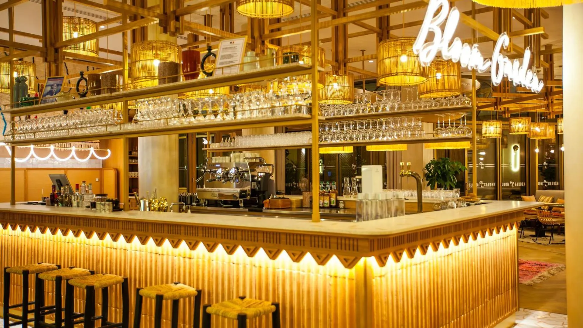 Bloom House & 4* Paris
