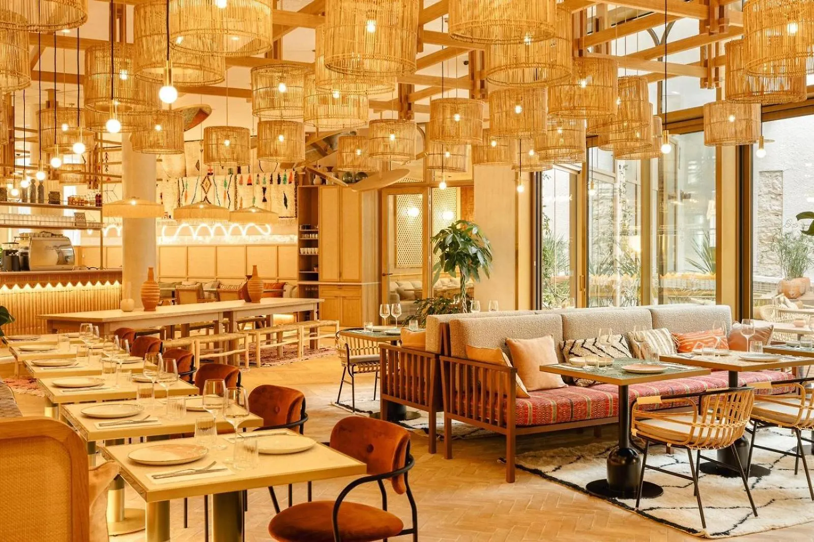 Otel Bloom House & 4*